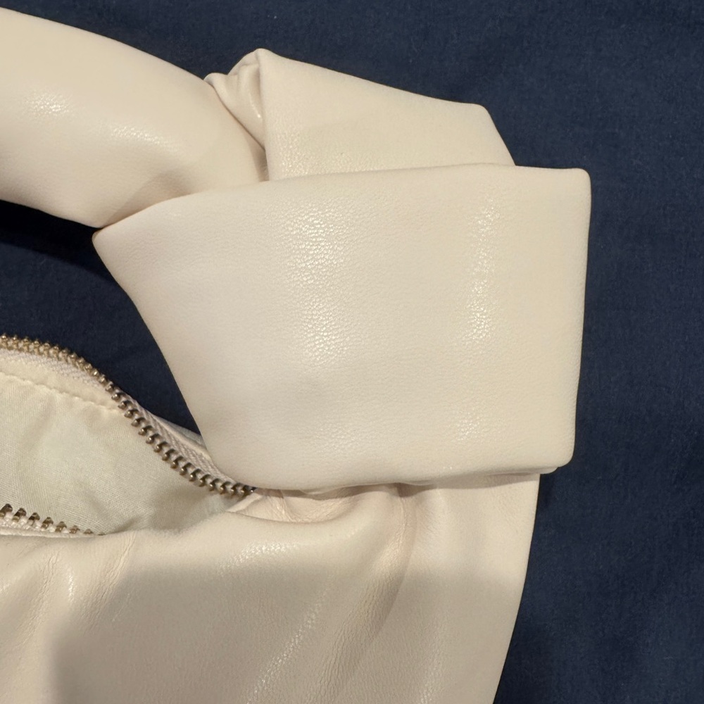 NWT Melie Bianco Elegant Cream Shoulder Bag - Picture 5 of 6